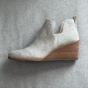 Toms Gwen Ankle Boot size 8